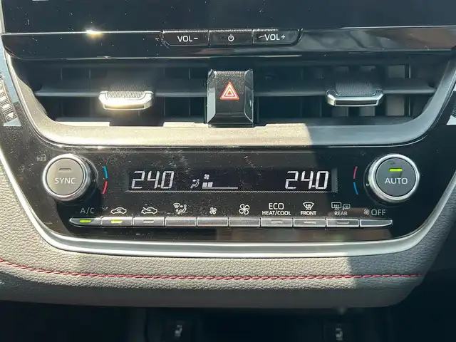 トヨタ カローラ スポーツ ハイブリッドG Z 宮城県 2022(令4)年 0.8万km アティチュードブラックマイカ 10.5インチディスプレイオーディオプラス/・10.5インチディスプレイ/・車載ナビ/・ETC2.0/革コンビシートセット/・ハーフレザーシート/・シートバックポケット（運転席）/パーキングサポートブレーキ（後方接近車両）/ブラインドスポットモニター/安心降車アシスト/＝＝＝/セーフティセンス/・プリクラッシュセーフティ/・レーントレーシングアシスト/・レーンディパーチャーアラート/・全車速追従機能/停止保持機能付付クルーズコントロール/・オートマチックハイビーム/・ロードサインアシスト/・ドライバー異常時対応システム/・プロアクティブドライビングアシスト/・発進遅れ告知機能/パーキングサポートブレーキ（前後方静止物）/シートヒーター/革巻きステアリング/ステアリングスイッチ/電動パーキングブレーキ/ブレーキホールド/LEDヘッドランプ/LEDデイライト/電動格納ミラー/純正18インチAW/フロアマット/ドアバイザー/トノカバー/W/サイド/カーテンエアバッグ