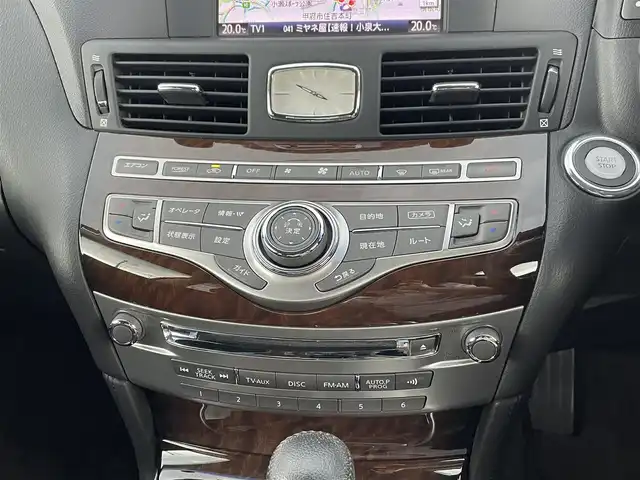 日産 フーガ ハイブリッド 山梨県 2011(平23)年 11.8万km エターナルスノーホワイト ワンオーナー/純正ナビ/Bluetooth接続/フルセグTV/ETC/本革シート/クルーズコントロール/横滑り防止措置/レーンキープアシスト/バックカメラ/純正フロアマット/両席パワーシート/純正アルミホイール/純正フロアマット/スペアキー/取扱説明書/保証書