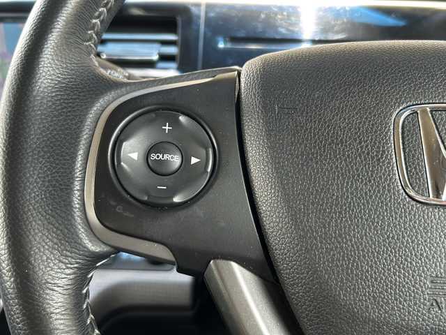 ホンダ ステップワゴン スパーダ ホンダセンシング 静岡県 2016(平28)年 7万km プレミアムスパークルブラックパール 純正SDナビ/・CD/・DVD/・USB/・Bluetooth/・フルセグTV/ホンダセンシング/・衝突軽減ブレーキ〈CMBS〉/・ACC〈アダプティブ・クルーズ・コントロール〉/・LKAS〈車線維持支援システム〉/・路外逸脱抑制機能/・誤発進抑制機能/・先行車発進お知らせ機能/・標識認識機能/主要装備/・バックカメラ/・両側パワスラ/・純正後席モニター/・ETC/・サイドカーテンエアバッグ/・わくわくゲート/・パドルシフト