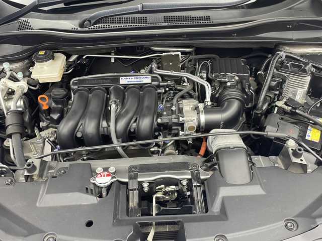 ホンダ ヴェゼル ハイブリッド Z ホンダセンシング 三重県 2020(令2)年 1.6万km スーパープラチナグレーメタリック 禁煙車/純正ナビ　/ＡｐｐｌｅＣａｒＰｌａｙ　/ホンダセンシング　/バックカメラ/レーンキープアシスト　/シートヒーター　/レーダークルコン　/先行発進お知らせ　/オートライト　/パドルシフト　/前後ドラレコ/ビルトインETC/ＨＤＭＩ　/ＵＳＢ端子