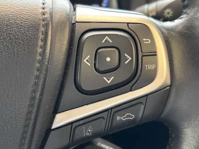 トヨタ ハリアー プレミアム メタル&レザーP 埼玉県 2018(平30)年 4.1万km ホワイトパールクリスタルシャイン トヨタセーフティーセンス /10インチメモリナビ/　　CD/DVD/BT/フルセグ /バックカメラ /パワーバックドア /レーダークルーズコントロール /LEDオートライト /革シート /シートヒーター/クーラー/パワーシート  /メモリーシート /純正18インチアルミホイール/電子パーキング/ステアリングスイッチ/ETC