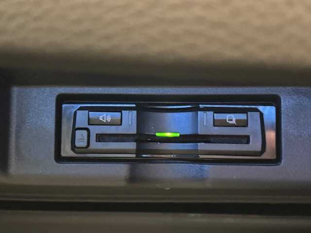 トヨタ ハリアー プレミアム メタル&レザーP 埼玉県 2018(平30)年 4.1万km ホワイトパールクリスタルシャイン トヨタセーフティーセンス /10インチメモリナビ/　　CD/DVD/BT/フルセグ /バックカメラ /パワーバックドア /レーダークルーズコントロール /LEDオートライト /革シート /シートヒーター/クーラー/パワーシート  /メモリーシート /純正18インチアルミホイール/電子パーキング/ステアリングスイッチ/ETC
