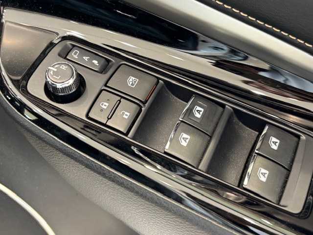 トヨタ ハリアー プレミアム メタル&レザーP 埼玉県 2018(平30)年 4.1万km ホワイトパールクリスタルシャイン トヨタセーフティーセンス /10インチメモリナビ/　　CD/DVD/BT/フルセグ /バックカメラ /パワーバックドア /レーダークルーズコントロール /LEDオートライト /革シート /シートヒーター/クーラー/パワーシート  /メモリーシート /純正18インチアルミホイール/電子パーキング/ステアリングスイッチ/ETC