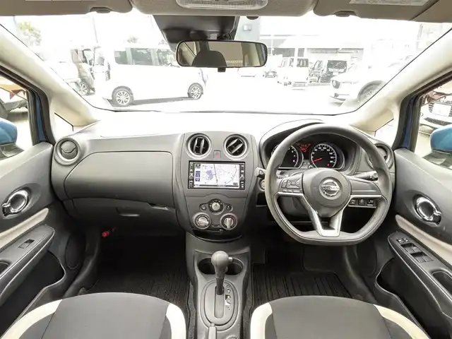 日産 ノート X 千葉県 2020(令2)年 0.8万km シャイニングブルー 純正メモリナビ（MJ119D-W）/　（BT/DVD/CD/AM/FM)/エマージェンシーブレーキ/ETC/バックカメラ/前後コーナーセンサー/前ドラレコ/横滑り防止/アイドリングストップ