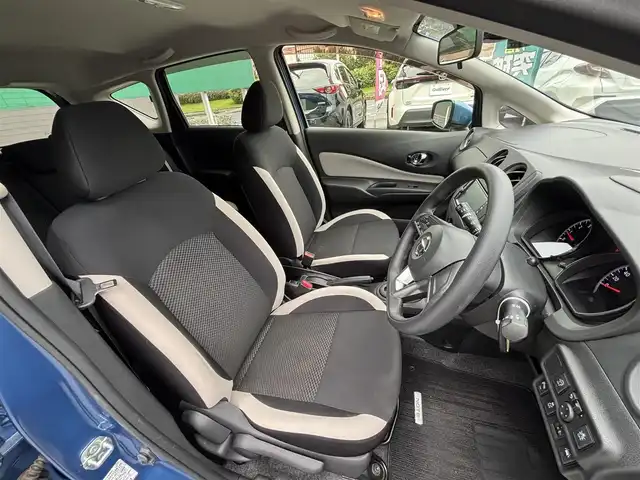 日産 ノート X 千葉県 2020(令2)年 0.8万km シャイニングブルー 純正メモリナビ（MJ119D-W）/　（BT/DVD/CD/AM/FM)/エマージェンシーブレーキ/ETC/バックカメラ/前後コーナーセンサー/前ドラレコ/横滑り防止/アイドリングストップ