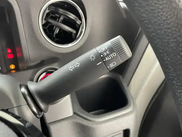 ホンダ Ｎ ＢＯＸ カスタム 滋賀県 2024(令6)年 0.4万km プラチナホワイトパール 禁煙車/純正８型ナビ（Ｂｌｕｅｔｏｏｔｈ／ＵＳＢ／ＦＭ／ＡＭ／フルセグ）バックカメラ/ホンダセンシング（衝突軽減／レーダークルコン／路外逸脱／標識認識）/リアパーキングセンサー/ビルトインＥＴＣ/純正14インチアルミホイール/純正フロアマット