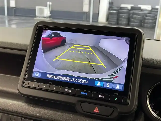 ホンダ Ｎ ＢＯＸ カスタム 滋賀県 2024(令6)年 0.4万km プラチナホワイトパール 禁煙車/純正８型ナビ（Ｂｌｕｅｔｏｏｔｈ／ＵＳＢ／ＦＭ／ＡＭ／フルセグ）バックカメラ/ホンダセンシング（衝突軽減／レーダークルコン／路外逸脱／標識認識）/リアパーキングセンサー/ビルトインＥＴＣ/純正14インチアルミホイール/純正フロアマット