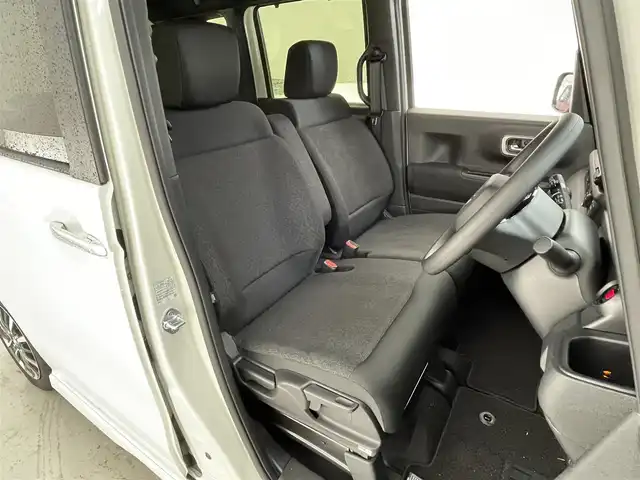 ホンダ Ｎ ＢＯＸ カスタム 滋賀県 2024(令6)年 0.4万km プラチナホワイトパール 禁煙車/純正８型ナビ（Ｂｌｕｅｔｏｏｔｈ／ＵＳＢ／ＦＭ／ＡＭ／フルセグ）バックカメラ/ホンダセンシング（衝突軽減／レーダークルコン／路外逸脱／標識認識）/リアパーキングセンサー/ビルトインＥＴＣ/純正14インチアルミホイール/純正フロアマット