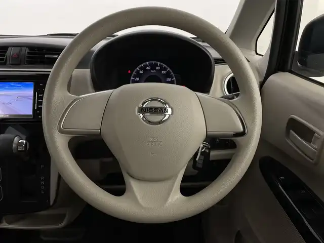 日産 デイズ X 新潟県 2017(平29)年 3.1万km ブラック ４WD/エマージェンシーブレーキ/社外メモリナビ/　　AM/FM/フルセグ/CD/DVD/BT/アラウンドビューモニター/運転席シートヒーター/アイドリングストップ/純正フロアマット/ドアバイザー/スペアキー/スマートキー/ETC