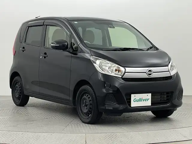 日産 デイズ X 新潟県 2017(平29)年 3.1万km ブラック ４WD/エマージェンシーブレーキ/社外メモリナビ/　　AM/FM/フルセグ/CD/DVD/BT/アラウンドビューモニター/運転席シートヒーター/アイドリングストップ/純正フロアマット/ドアバイザー/スペアキー/スマートキー/ETC