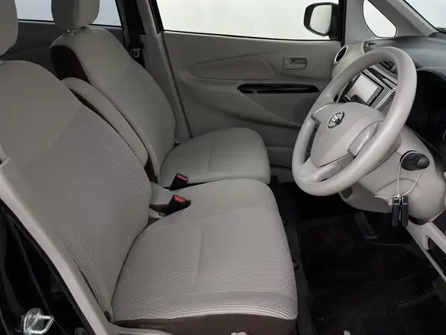 日産 デイズ X 新潟県 2017(平29)年 3.1万km ブラック ４WD/エマージェンシーブレーキ/社外メモリナビ/　　AM/FM/フルセグ/CD/DVD/BT/アラウンドビューモニター/運転席シートヒーター/アイドリングストップ/純正フロアマット/ドアバイザー/スペアキー/スマートキー/ETC