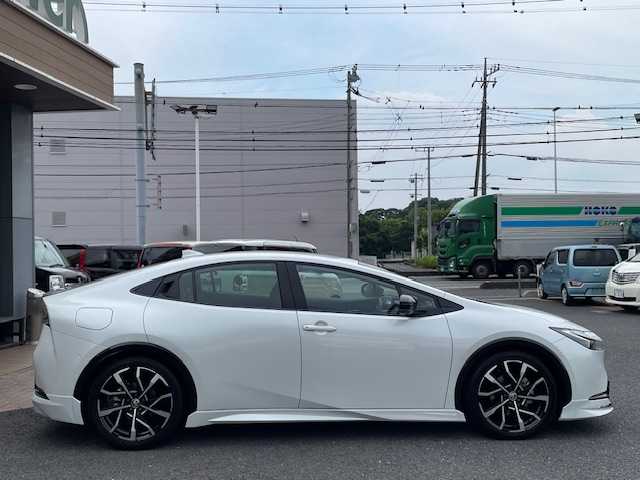 トヨタ プリウス Z 埼玉県 2023(令5)年 0.6万km プラチナホワイトパールマイカ 純正ナビ/パノラミックビューモニター/モデリスタエアロ（F/S/R)/デジタルインナーミラー/レザーシート/シートヒーター/ベンチレーション