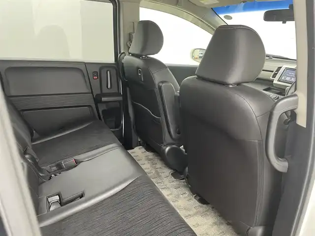ホンダ フリード ハイブリット ジャストセレクション 埼玉県 2013(平25)年 6.4万km ホワイトオーキッドパール 純正ナビ/地図SDなし/バックカメラ/ビルトインETC/革巻きハンドル/ハーフレザーシート/ヒーデットミラー/純正15インチアルミホイール/２列目ベンチシート/オートライト/両側電動スライドドア/クルーズコントロール/コーナーセンサー/ウインカーミラー/ドアバイザー/純正フロアマット
