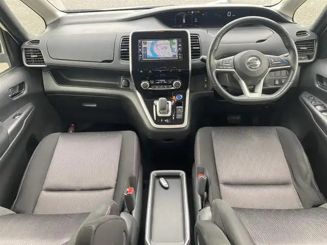 日産 セレナ e－パワー ハイウェイスター V 島根県 2019(平31)年 9.8万km ブリリアントホワイトパール ディーラーOPメモリナビ(CD/BT/フルセグ)/全方位カメラ/デジタルインナーミラー /ETC/前ドライブレコーダー/プロパイロット/レーダークルーズコントロール/エマージェンシーブレーキ/車線逸脱警報/車線逸脱防止支援/道路標識表示/オートライト/オートハイビーム/両側パワースライドドア /純正フロアマット/電動格納ミラー/ミラーウィンカー /取扱説明書/保証書