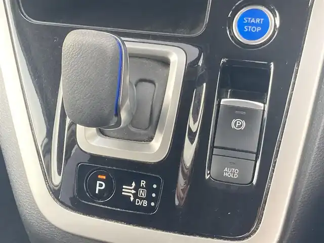 日産 セレナ e－パワー ハイウェイスター V 島根県 2019(平31)年 9.8万km ブリリアントホワイトパール ディーラーOPメモリナビ(CD/BT/フルセグ)/全方位カメラ/デジタルインナーミラー /ETC/前ドライブレコーダー/プロパイロット/レーダークルーズコントロール/エマージェンシーブレーキ/車線逸脱警報/車線逸脱防止支援/道路標識表示/オートライト/オートハイビーム/両側パワースライドドア /純正フロアマット/電動格納ミラー/ミラーウィンカー /取扱説明書/保証書