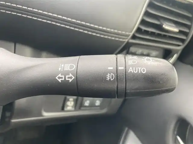 日産 セレナ e－パワー ハイウェイスター V 島根県 2019(平31)年 9.8万km ブリリアントホワイトパール ディーラーOPメモリナビ(CD/BT/フルセグ)/全方位カメラ/デジタルインナーミラー /ETC/前ドライブレコーダー/プロパイロット/レーダークルーズコントロール/エマージェンシーブレーキ/車線逸脱警報/車線逸脱防止支援/道路標識表示/オートライト/オートハイビーム/両側パワースライドドア /純正フロアマット/電動格納ミラー/ミラーウィンカー /取扱説明書/保証書