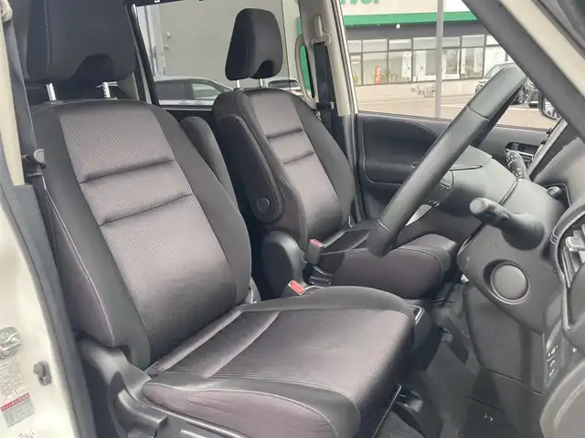 日産 セレナ e－パワー ハイウェイスター V 島根県 2019(平31)年 9.8万km ブリリアントホワイトパール ディーラーOPメモリナビ(CD/BT/フルセグ)/全方位カメラ/デジタルインナーミラー /ETC/前ドライブレコーダー/プロパイロット/レーダークルーズコントロール/エマージェンシーブレーキ/車線逸脱警報/車線逸脱防止支援/道路標識表示/オートライト/オートハイビーム/両側パワースライドドア /純正フロアマット/電動格納ミラー/ミラーウィンカー /取扱説明書/保証書