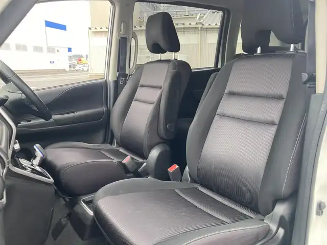 日産 セレナ e－パワー ハイウェイスター V 島根県 2019(平31)年 9.8万km ブリリアントホワイトパール ディーラーOPメモリナビ(CD/BT/フルセグ)/全方位カメラ/デジタルインナーミラー /ETC/前ドライブレコーダー/プロパイロット/レーダークルーズコントロール/エマージェンシーブレーキ/車線逸脱警報/車線逸脱防止支援/道路標識表示/オートライト/オートハイビーム/両側パワースライドドア /純正フロアマット/電動格納ミラー/ミラーウィンカー /取扱説明書/保証書