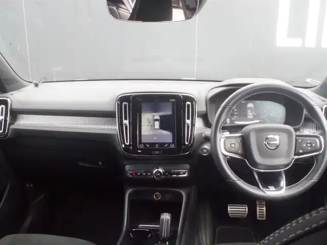 ボルボ ＸＣ４０ T4 AWD Rデザイン 岩手県 2018(平30)年 5万km クリスタルホワイトP インテリセーフ /LKA/BLIS/CTA/ACC/パイロットアシスト/純正ナビ/フルセグTV/全方位カメラ/パークアシスト/ハーフレザー /シートヒーター/パワーシート /パワーバックドア/LEDライト/エクステリアスタイリングキット
