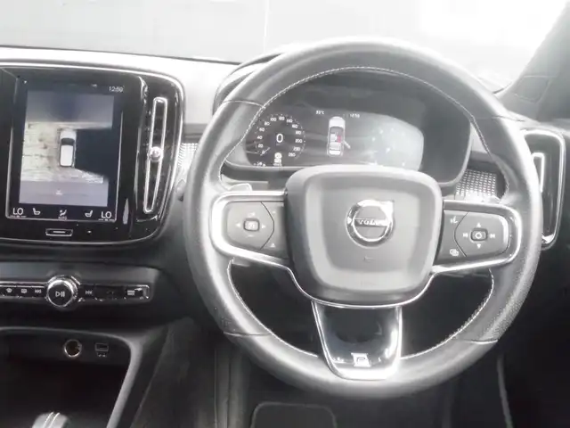 ボルボ ＸＣ４０ T4 AWD Rデザイン 岩手県 2018(平30)年 5万km クリスタルホワイトP インテリセーフ /LKA/BLIS/CTA/ACC/パイロットアシスト/純正ナビ/フルセグTV/全方位カメラ/パークアシスト/ハーフレザー /シートヒーター/パワーシート /パワーバックドア/LEDライト/エクステリアスタイリングキット