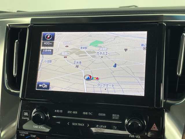 トヨタ アルファード S Cパッケージ 愛知県 2018(平30)年 7.4万km ホワイトパールクリスタルシャイン 禁煙車/純正10インチナビ/（CD/DVD/Bluetooth/フルセグTV/HDMI/USB)/バックカメラ/JBLサウンド/サンルーフ/フリップダウンモニター/トヨタセーフティセンス/・プリクラッシュセーフティ/・レーントレーシングアシスト/・パーキングセンサーブレーキ/・クリアランスソナー/・ブラインドスポットモニター/・レーダークルーズコントロール/・オートマチックハイビーム/・ロードサインアシスト/ETC2.0/前後ドライブレコーダー/ステアリングヒーター/パワーシート/メモリシート/シートベンチレーション/シートヒーター/オットマン/両側パワースライドドア/パワーバックドア/19インチアルミホイール/LEDヘッドライト/フロントフォグランプ/スマートキー/プッシュスタート/純正フロアマット/横滑り防止装置/ステアリングスイッチ/オートホールド/電子パーキングブレーキ