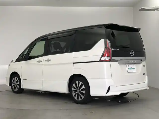 日産 セレナ ハイウェイスター 愛知県 2016(平28)年 6.1万km ブリリアントホワイトパール 2トーン 純正8インチナビ/　　・CD/DVD/BT/フルセグ/バックカメラ/ドライブレコーダー/ETC/革巻きステアリング/ステアリングリモコン/クルーズコントロール/後席フリップダウンモニター/両側パワースライドドア/ハンズフリーオートスライド/快適パック/エマージェンシーブレーキ/車線逸脱警報機能/純正LEDヘッドライト/フォグランプ/純正16インチアルミホイール/取扱説明書/保証書