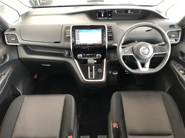 日産 セレナ ハイウェイスター 愛知県 2016(平28)年 6.1万km ブリリアントホワイトパール 2トーン 純正8インチナビ/　　・CD/DVD/BT/フルセグ/バックカメラ/ドライブレコーダー/ETC/革巻きステアリング/ステアリングリモコン/クルーズコントロール/後席フリップダウンモニター/両側パワースライドドア/ハンズフリーオートスライド/快適パック/エマージェンシーブレーキ/車線逸脱警報機能/純正LEDヘッドライト/フォグランプ/純正16インチアルミホイール/取扱説明書/保証書