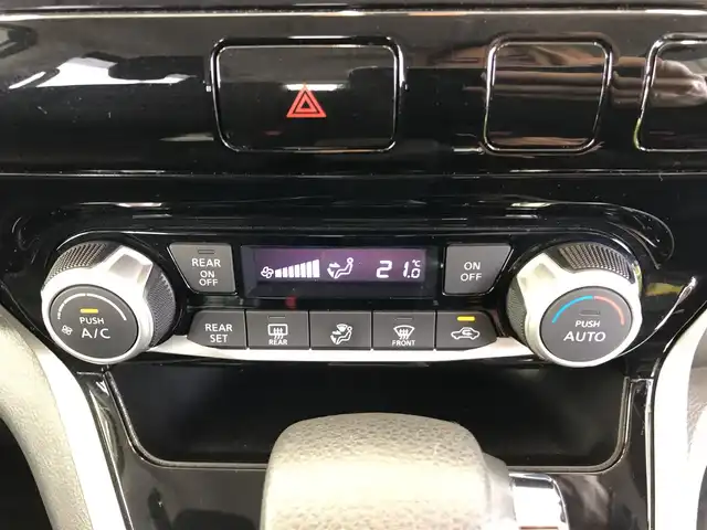 日産 セレナ ハイウェイスター 愛知県 2016(平28)年 6.1万km ブリリアントホワイトパール 2トーン 純正8インチナビ/　　・CD/DVD/BT/フルセグ/バックカメラ/ドライブレコーダー/ETC/革巻きステアリング/ステアリングリモコン/クルーズコントロール/後席フリップダウンモニター/両側パワースライドドア/ハンズフリーオートスライド/快適パック/エマージェンシーブレーキ/車線逸脱警報機能/純正LEDヘッドライト/フォグランプ/純正16インチアルミホイール/取扱説明書/保証書