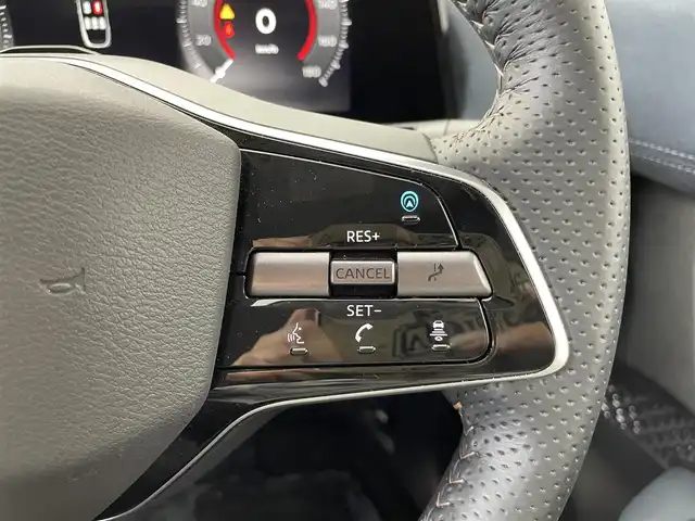 日産 アリア B9 e－4ORCE リミテッド 群馬県 2023(令5)年 1.6万km ゴールド 総電力量91Kwh/パノラミックガラスルーフ/（電動チルト＆スライド、電動格納シェード付、リモート機能付）/ナッパレザーシート/BOSEプレミアムサウンドシステム＆10スピーカー/ヘッドアップディスプレイ/＝＝＝＝＝/EV専用Nissan Connect　ナビゲーションシステム/・12.3インチワイドディスプレイ/・USB/HDMI/Bluetooth/フルセグTV/・Apple Car Play/Android Auto/・Amazon Alexa　搭載　/＝＝＝＝＝/サンルーフ　ナッパレザー　シートベンチレーション　純正メーカーナビ　全周囲モニター　ＢＯＳＥサウンド　プロパイロット　デジタルインナーミラー　駐車支援　ワイヤレス充電　ＨＵＤ　充電ケーブル　禁煙車