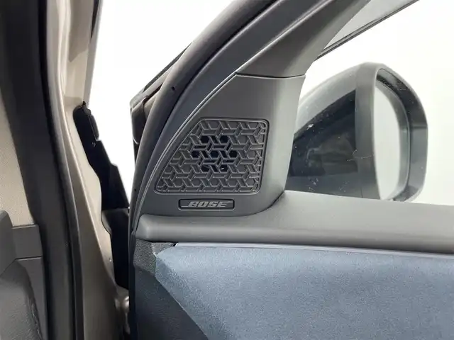 日産 アリア B9 e－4ORCE リミテッド 群馬県 2023(令5)年 1.6万km ゴールド 総電力量91Kwh/パノラミックガラスルーフ/（電動チルト＆スライド、電動格納シェード付、リモート機能付）/ナッパレザーシート/BOSEプレミアムサウンドシステム＆10スピーカー/ヘッドアップディスプレイ/＝＝＝＝＝/EV専用Nissan Connect　ナビゲーションシステム/・12.3インチワイドディスプレイ/・USB/HDMI/Bluetooth/フルセグTV/・Apple Car Play/Android Auto/・Amazon Alexa　搭載　/＝＝＝＝＝/サンルーフ　ナッパレザー　シートベンチレーション　純正メーカーナビ　全周囲モニター　ＢＯＳＥサウンド　プロパイロット　デジタルインナーミラー　駐車支援　ワイヤレス充電　ＨＵＤ　充電ケーブル　禁煙車
