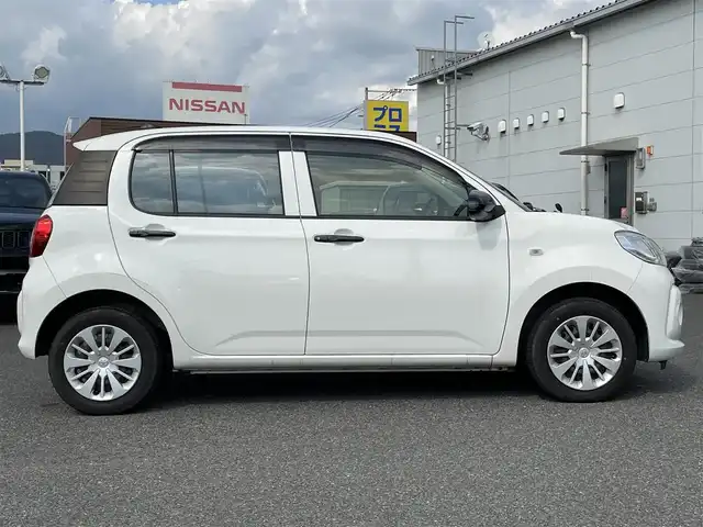 トヨタ パッソ X　S 広島県 2017(平29)年 3.6万km ホワイト 純正メモリナビ【ＣＤ／ＤＶＤ／ワンセグTV/Bluetooth】/バックカメラ/ETC/衝突被害軽減ブレーキ/横滑り防止装置/レーンキープアシスト/盗難防止装置/リモコンキー/純正フロアマット