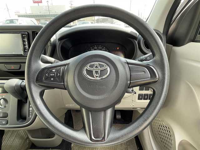 トヨタ パッソ X　S 広島県 2017(平29)年 3.6万km ホワイト 純正メモリナビ/【ＣＤ／ＤＶＤ／ワンセグTV/Bluetooth】/バックカメラ/ETC/衝突被害軽減ブレーキ/横滑り防止装置/レーンキープアシスト/盗難防止装置/リモコンキー/純正フロアマット