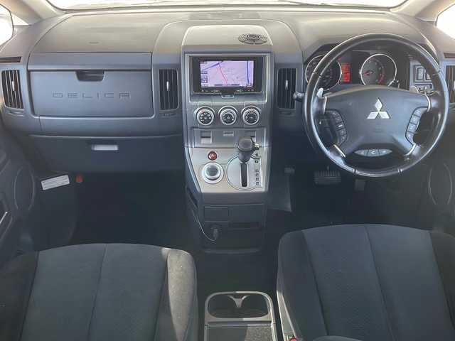 三菱 デリカＤ：５ シャモニー 長野県 2008(平20)年 9.7万km クールシルバー/ミディアムグレーマイカ ４WD/メモリナビフルセグＴＶ/後席モニター/バックカメラ/ＥＴＣ/ドライブレコーダー/純正18インチアルミ/両側パワースライドドア/保証書・取説