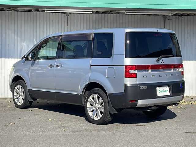 三菱 デリカＤ：５ シャモニー 長野県 2008(平20)年 9.7万km クールシルバー/ミディアムグレーマイカ ４WD/メモリナビフルセグＴＶ/後席モニター/バックカメラ/ＥＴＣ/ドライブレコーダー/純正18インチアルミ/両側パワースライドドア/保証書・取説