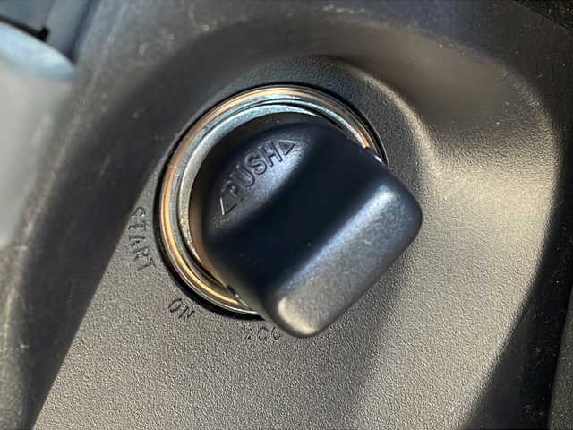 三菱 デリカＤ：５ シャモニー 長野県 2008(平20)年 9.7万km クールシルバー/ミディアムグレーマイカ ４WD/メモリナビフルセグＴＶ/後席モニター/バックカメラ/ＥＴＣ/ドライブレコーダー/純正18インチアルミ/両側パワースライドドア/保証書・取説