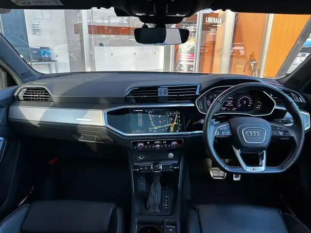 アウディ アウディ Ｑ３ SB 35TDIクワトロ Sライン 富山県 2020(令2)年 4.8万km 黒 ベーシックパッケージ/テクノロジーパッケージ/アシスタンスパッケージ/純正SDナビ/Bluetooth接続/AM/FMラジオ/フルセグTV/App-conect/qi充電/バックカメラ/トップビューカメラ/前後ドラレコ/コーナーセンサー/電動リアゲート/D/N席パワーシート/D/N席シートヒーター/アイドリングストップ/サンルーフ/プッシュスタート/ETC2.0/コーナーセンサー/衝突軽減/盗難防止/レーンアシスト