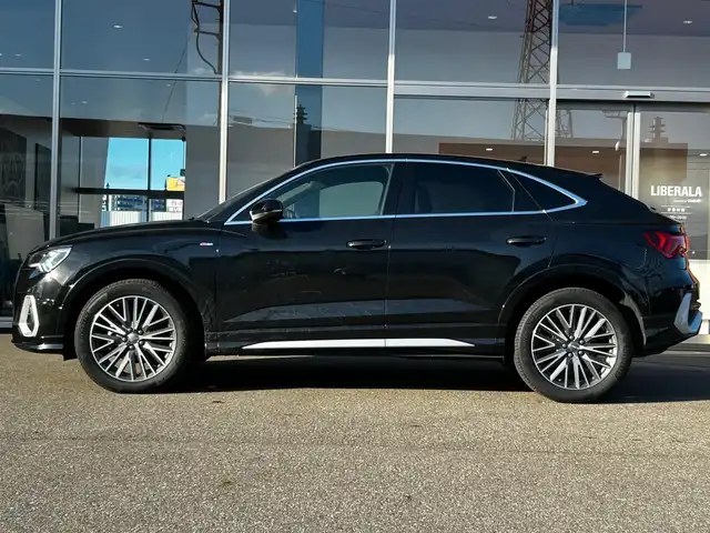 アウディ アウディ Ｑ３ SB 35TDIクワトロ Sライン 富山県 2020(令2)年 4.8万km 黒 ベーシックパッケージ/テクノロジーパッケージ/アシスタンスパッケージ/純正SDナビ/Bluetooth接続/AM/FMラジオ/フルセグTV/App-conect/qi充電/バックカメラ/トップビューカメラ/前後ドラレコ/コーナーセンサー/電動リアゲート/D/N席パワーシート/D/N席シートヒーター/アイドリングストップ/サンルーフ/プッシュスタート/ETC2.0/コーナーセンサー/衝突軽減/盗難防止/レーンアシスト