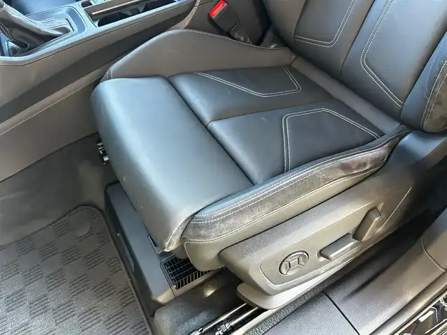 アウディ アウディ Ｑ３ SB 35TDIクワトロ Sライン 富山県 2020(令2)年 4.8万km 黒 ベーシックパッケージ/テクノロジーパッケージ/アシスタンスパッケージ/純正SDナビ/Bluetooth接続/AM/FMラジオ/フルセグTV/App-conect/qi充電/バックカメラ/トップビューカメラ/前後ドラレコ/コーナーセンサー/電動リアゲート/D/N席パワーシート/D/N席シートヒーター/アイドリングストップ/サンルーフ/プッシュスタート/ETC2.0/コーナーセンサー/衝突軽減/盗難防止/レーンアシスト