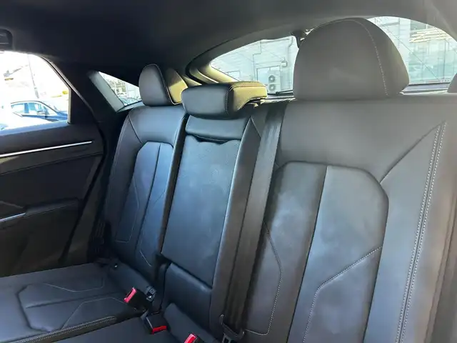 アウディ アウディ Ｑ３ SB 35TDIクワトロ Sライン 富山県 2020(令2)年 4.8万km 黒 ベーシックパッケージ/テクノロジーパッケージ/アシスタンスパッケージ/純正SDナビ/Bluetooth接続/AM/FMラジオ/フルセグTV/App-conect/qi充電/バックカメラ/トップビューカメラ/前後ドラレコ/コーナーセンサー/電動リアゲート/D/N席パワーシート/D/N席シートヒーター/アイドリングストップ/サンルーフ/プッシュスタート/ETC2.0/コーナーセンサー/衝突軽減/盗難防止/レーンアシスト