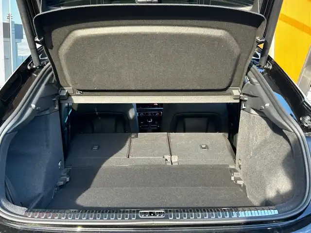 アウディ アウディ Ｑ３ SB 35TDIクワトロ Sライン 富山県 2020(令2)年 4.8万km 黒 ベーシックパッケージ/テクノロジーパッケージ/アシスタンスパッケージ/純正SDナビ/Bluetooth接続/AM/FMラジオ/フルセグTV/App-conect/qi充電/バックカメラ/トップビューカメラ/前後ドラレコ/コーナーセンサー/電動リアゲート/D/N席パワーシート/D/N席シートヒーター/アイドリングストップ/サンルーフ/プッシュスタート/ETC2.0/コーナーセンサー/衝突軽減/盗難防止/レーンアシスト