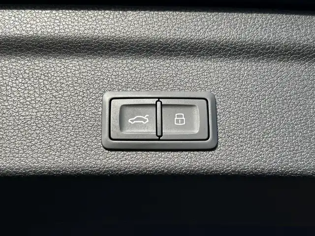 アウディ アウディ Ｑ３ SB 35TDIクワトロ Sライン 富山県 2020(令2)年 4.8万km 黒 ベーシックパッケージ/テクノロジーパッケージ/アシスタンスパッケージ/純正SDナビ/Bluetooth接続/AM/FMラジオ/フルセグTV/App-conect/qi充電/バックカメラ/トップビューカメラ/前後ドラレコ/コーナーセンサー/電動リアゲート/D/N席パワーシート/D/N席シートヒーター/アイドリングストップ/サンルーフ/プッシュスタート/ETC2.0/コーナーセンサー/衝突軽減/盗難防止/レーンアシスト