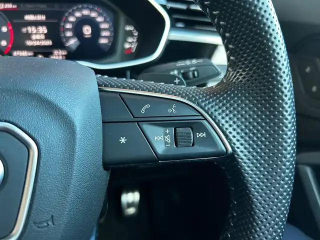 アウディ アウディ Ｑ３ SB 35TDIクワトロ Sライン 富山県 2020(令2)年 4.8万km 黒 ベーシックパッケージ/テクノロジーパッケージ/アシスタンスパッケージ/純正SDナビ/Bluetooth接続/AM/FMラジオ/フルセグTV/App-conect/qi充電/バックカメラ/トップビューカメラ/前後ドラレコ/コーナーセンサー/電動リアゲート/D/N席パワーシート/D/N席シートヒーター/アイドリングストップ/サンルーフ/プッシュスタート/ETC2.0/コーナーセンサー/衝突軽減/盗難防止/レーンアシスト