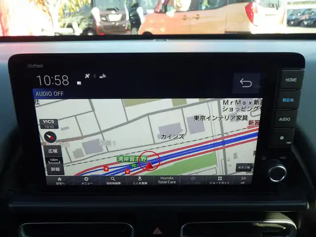 ホンダ フリード ハイブリット e:HEV クロスター 千葉県 2025(令7)年 0.1千km メテオロイドグレーメタリック e:HEV クロスター　2LE40D3　6人　9インチナビ　LXM-242ZFNI(207680円)/ホンダセンシング/・衝突軽減ブレーキ（CMBS）/・車線維持支援システム（LKAS）/・アダプティブクルーズコントロール（ACC）/・ブラインドスポットインフォメーション/・後方誤発進抑制機能/・誤発進抑制機能/両側パワースライドドア/ホンダコネクトナビ/地デジTV/【DVD/CD再生機能　Bluetooth接続】/【Apple CarPlay　Android Auto対応】/バックカメラ/革巻きステアリング/ステアリングスイッチ/LEDヘッドライト/ウインカーミラー/純正15インチアルミホイル/サイド/カーテンエアバッグ/Honda スマートキー