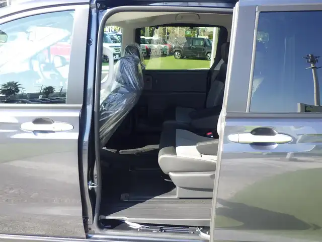 ホンダ フリード ハイブリット e:HEV クロスター 千葉県 2025(令7)年 0.1千km メテオロイドグレーメタリック e:HEV クロスター　2LE40D3　6人　9インチナビ　LXM-242ZFNI(207680円)/ホンダセンシング/・衝突軽減ブレーキ（CMBS）/・車線維持支援システム（LKAS）/・アダプティブクルーズコントロール（ACC）/・ブラインドスポットインフォメーション/・後方誤発進抑制機能/・誤発進抑制機能/両側パワースライドドア/ホンダコネクトナビ/地デジTV/【DVD/CD再生機能　Bluetooth接続】/【Apple CarPlay　Android Auto対応】/バックカメラ/革巻きステアリング/ステアリングスイッチ/LEDヘッドライト/ウインカーミラー/純正15インチアルミホイル/サイド/カーテンエアバッグ/Honda スマートキー