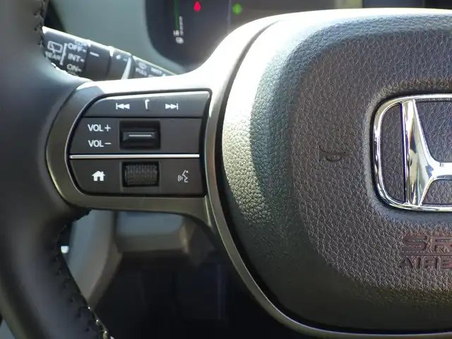 ホンダ フリード ハイブリット e:HEV クロスター 千葉県 2025(令7)年 0.1千km メテオロイドグレーメタリック e:HEV クロスター　2LE40D3　6人　9インチナビ　LXM-242ZFNI(207680円)/ホンダセンシング/・衝突軽減ブレーキ（CMBS）/・車線維持支援システム（LKAS）/・アダプティブクルーズコントロール（ACC）/・ブラインドスポットインフォメーション/・後方誤発進抑制機能/・誤発進抑制機能/両側パワースライドドア/ホンダコネクトナビ/地デジTV/【DVD/CD再生機能　Bluetooth接続】/【Apple CarPlay　Android Auto対応】/バックカメラ/革巻きステアリング/ステアリングスイッチ/LEDヘッドライト/ウインカーミラー/純正15インチアルミホイル/サイド/カーテンエアバッグ/Honda スマートキー