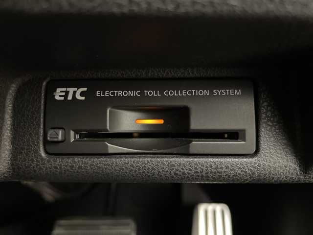 日産 フェアレディ Ｚ 新潟県 2009(平21)年 4.1万km ブレードシルバー 純正HDDナビ/フルセグ・CD・DVD/ビルトインETC/バックカメラ/スマートキー/MTモード付AT/革巻きステアリング/ステアリングスイッチ/パドルシフト/スノーモード/スポーツペダル/水温計/電圧/カーテンエアバック/オートエアコン/純正アルミホイール(R18)/純正フロアマット/ナビ取扱説明書