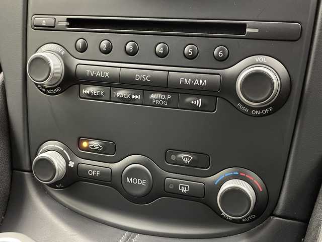 日産 フェアレディ Ｚ 新潟県 2009(平21)年 4.1万km ブレードシルバー 純正HDDナビ/フルセグ・CD・DVD/ビルトインETC/バックカメラ/スマートキー/MTモード付AT/革巻きステアリング/ステアリングスイッチ/パドルシフト/スノーモード/スポーツペダル/水温計/電圧/カーテンエアバック/オートエアコン/純正アルミホイール(R18)/純正フロアマット/ナビ取扱説明書