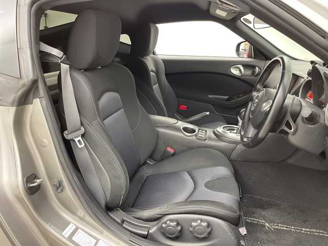 日産 フェアレディ Ｚ 新潟県 2009(平21)年 4.1万km ブレードシルバー 純正HDDナビ/フルセグ・CD・DVD/ビルトインETC/バックカメラ/スマートキー/MTモード付AT/革巻きステアリング/ステアリングスイッチ/パドルシフト/スノーモード/スポーツペダル/水温計/電圧/カーテンエアバック/オートエアコン/純正アルミホイール(R18)/純正フロアマット/ナビ取扱説明書