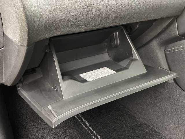 日産 フェアレディ Ｚ 新潟県 2009(平21)年 4.1万km ブレードシルバー 純正HDDナビ/フルセグ・CD・DVD/ビルトインETC/バックカメラ/スマートキー/MTモード付AT/革巻きステアリング/ステアリングスイッチ/パドルシフト/スノーモード/スポーツペダル/水温計/電圧/カーテンエアバック/オートエアコン/純正アルミホイール(R18)/純正フロアマット/ナビ取扱説明書