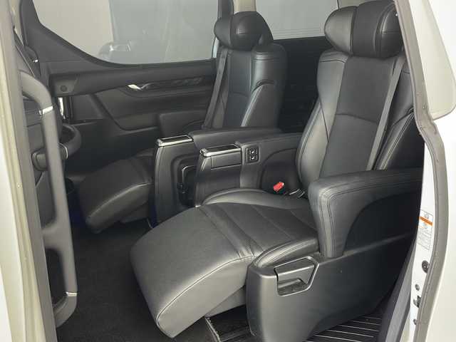 トヨタ アルファード S Cパッケージ 兵庫県 2019(平31)年 7万km ホワイトパールクリスタルシャイン ・純正ナビ&TV&CD&SD&BT&HDMI&USB/・バックカメラ/・モデリスタエアロ/・社外２０インチアルミホイール/・サンルーフ/・前後ドライブレコーダー/・革シート/・ビルトインETC/・運転席メモリー付きパワー/・前席パワーシート/・前席シートヒーター/・ベンチレーション/・2列目オットマン/・助手席オットマン/・ステアリングヒーター/・社外車高調/・電子パーキングブレーキ/・オートホールド/・横滑り防止装置/・ウッドコンビステアリング/・ステアリングスイッチ/・両側パワースライドドア/・パワーバックドア/・左右独立エアコン/・後席エアコン/・社外デジタルインナーミラー/・トヨタセーフティセンス/・レーンレーシングアシスト/・クリアランスソナー/・パーキングサポートブレーキ/・プリクラッシュセーフティ/・ロードサインアシスト/・レーダークルーズコントロール/・オートマチックハイビーム/・先行者発進告知/・自動防眩ミラー/・3眼LEDライト/・LEDフォグランプ/・シーケンシャルウィンカー/・オートワイパー/・オートライト/・フォグランプ/・ウインカーミラー/・ドアバイザー/・純正フロアマット